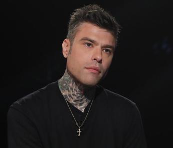 “Fedez ricoverato al San Raffaele”, la bufala corre sui social