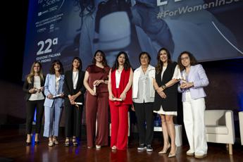 For Women in Science, L’Oréal Italia e l’Unesco premiano 6 giovani scienziate italiane di talento