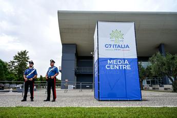 G7 Puglia, dalla zona relax con flipper e ping pong alla ‘prayer room’: ecco il media center