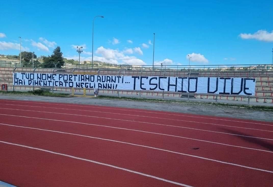 Caltanissetta, il sindaco Gambino ‘ascolta’ gli ultras: la curva nord sarà intitolata a Totò “Teschio”