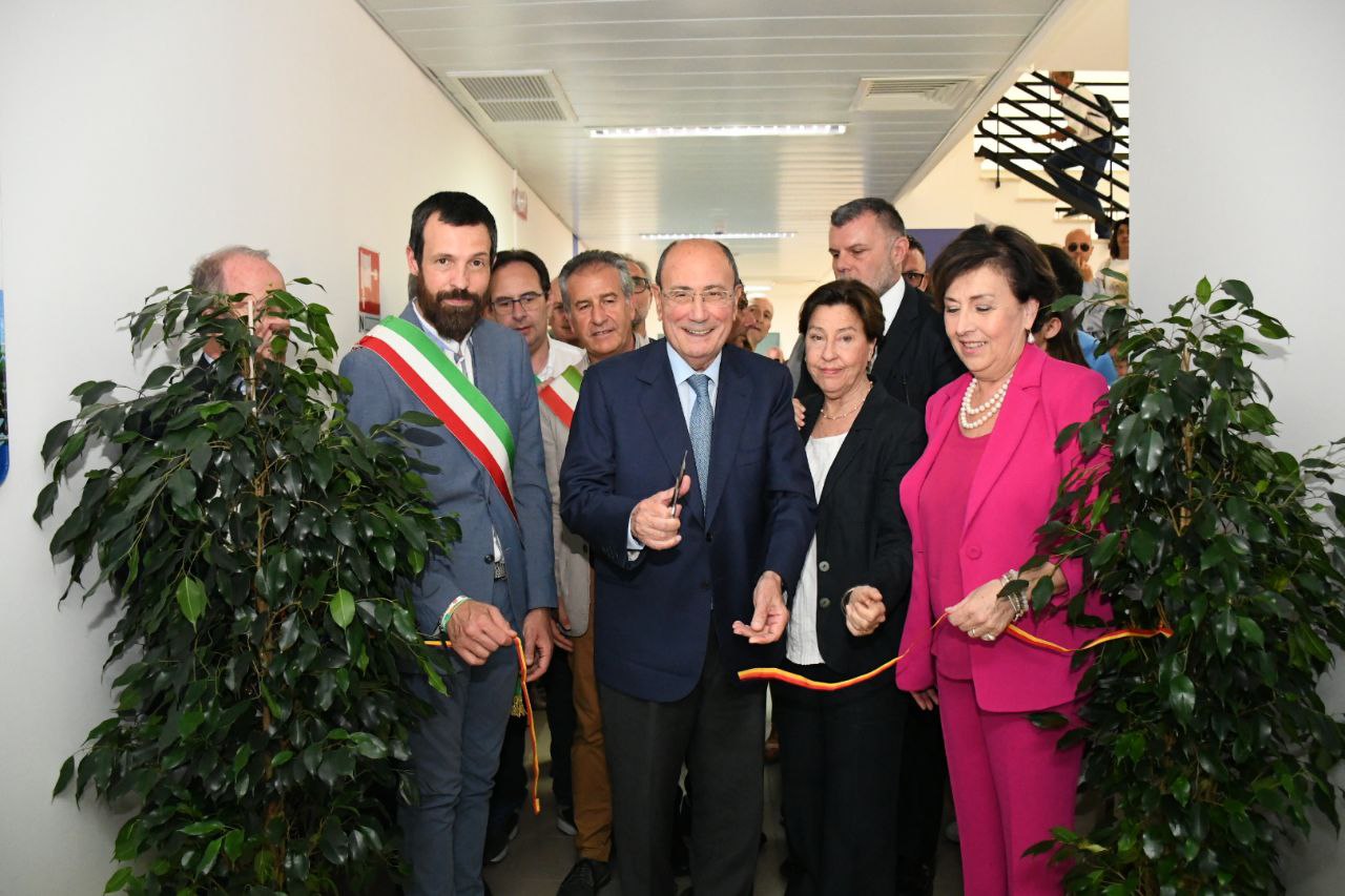 Petralia Sottana, inaugurato il primo ospedale di comunità. Schifani e Volo: «Bene la medicina di prossimità per garantire i territori e scongiurare disagi»