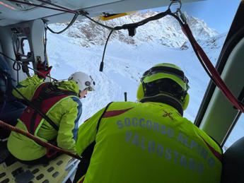 Monte Bianco, alpinista muore scivolando in canalone su ghiacciaio del Miage