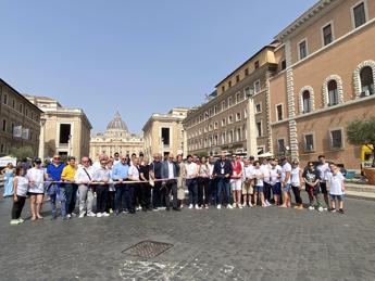 Mostra a cielo aperto in via della Conciliazione per l’infiorata delle Pro Loco