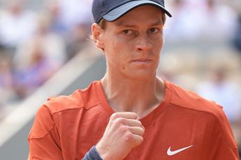 Roland Garros, Sinner in semifinale: Dimitrov battuto in 3 set