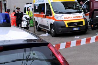 Roma, spari da un’auto contro donna in strada al Portuense: morta 40enne