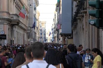 Roma, stop artisti di strada in via del Corso e via Condotti pedonale nel 2025