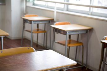 Si finge malato, lavora a scuola 9 giorni in 3 anni e guadagna 40mila euro