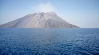 Stromboli, allerta arancione per il vulcano