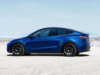 Tesla Model Y: il restyling slitta al 2025