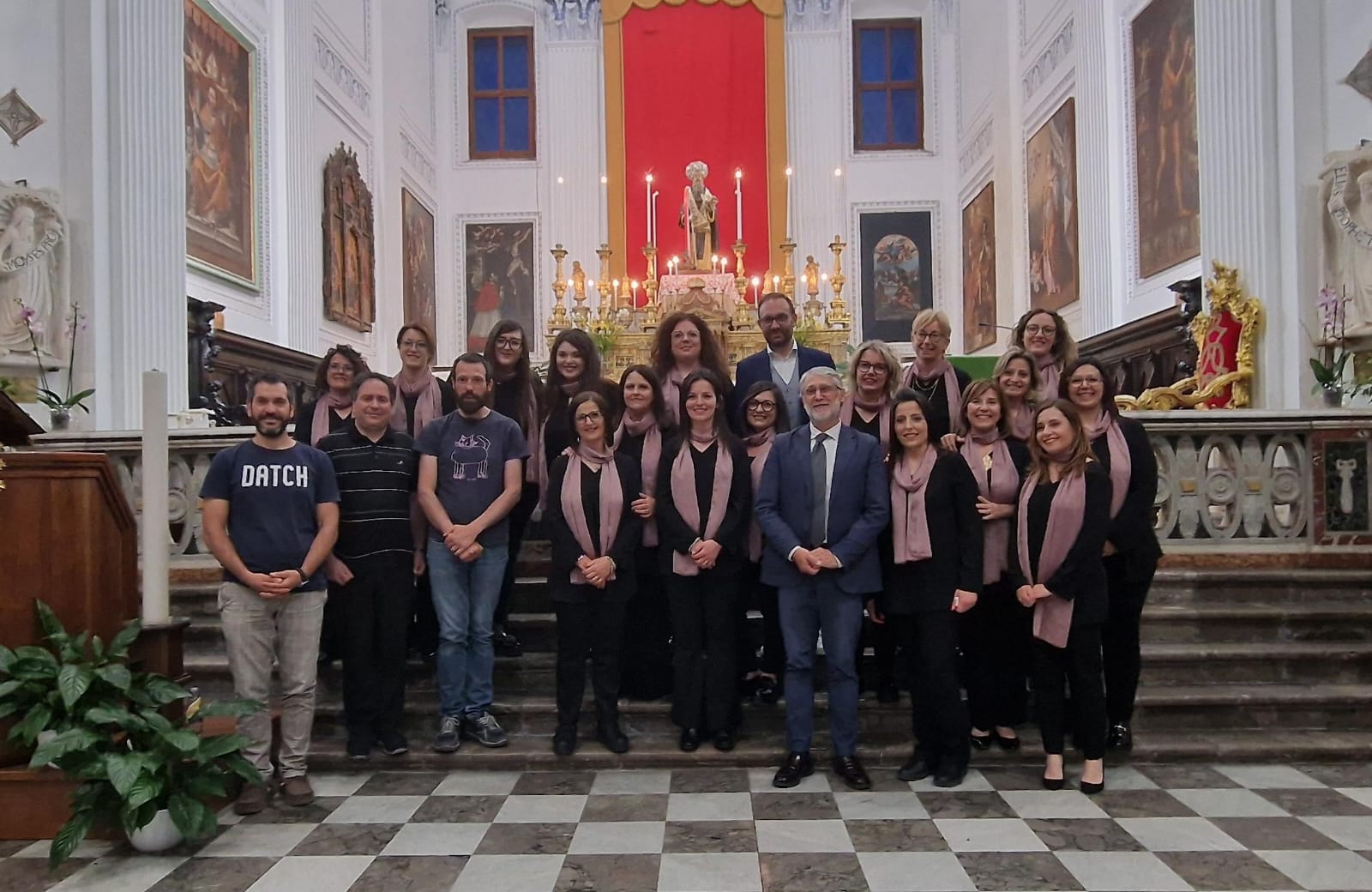 Entusiasmo e successo per l’esibizione del coro “Resonantiae Camera Chorus” a Petralia Sottana