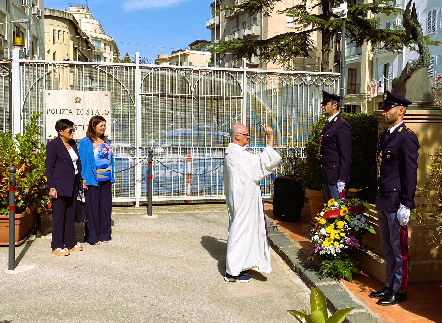 Caltanissetta, la Questura ha ricordato i poliziotti Salvatore Falzone e Michele Pilato, nel ventennale della loro tragica scomparsa