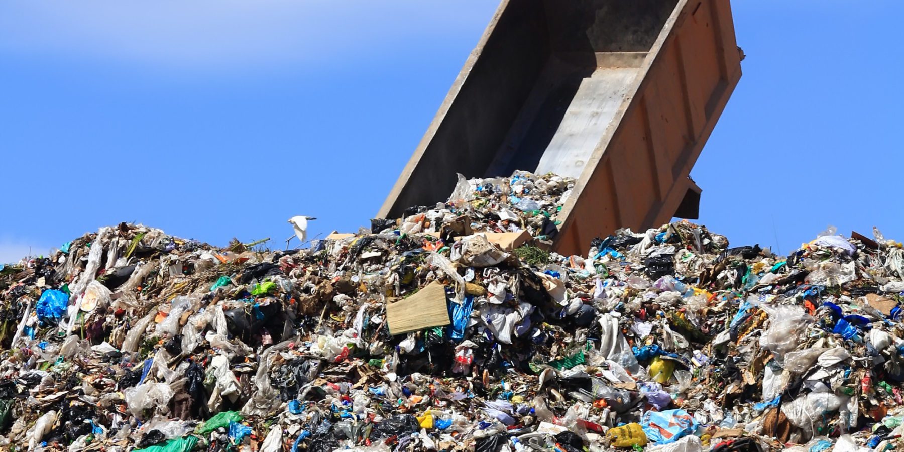 Sicilia. Niente contributo anche per i Comuni che, per trasferire i rifiuti, hanno conferito in discariche lontane oltre 100 km