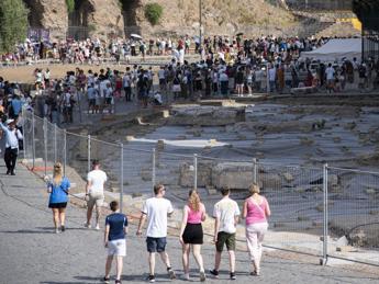 Caldo estremo non molla, allerta massima: oggi bollino rosso in 13 città