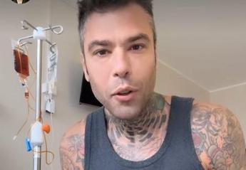 Fedez: “Nessun abuso di alcool e droghe, sono ricoverato per emorragia interna”