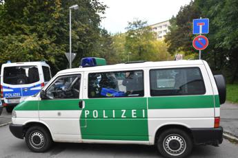 Germania, sparatoria a Lautlingen: cacciatore uccide 3 persone e si suicida