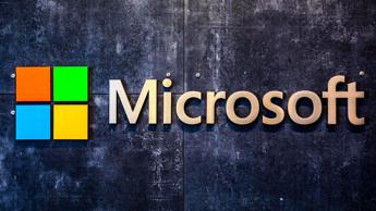 Interruzione globale dei servizi Microsoft: disagi per banche e compagnie aeree e media