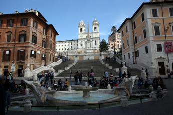 Metro Spagna di Roma chiusa, commercianti in rivolta: “Senza interventi Tridente paralizzato”