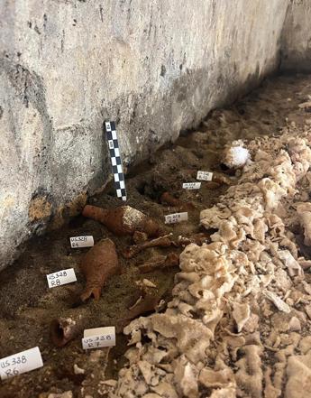 Tomba del Cerbero, scoperto cadavere con sudario