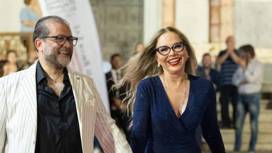 Festival del Cinema Italiano. Il regista nisseno Tony Gangitano al fianco di Ornella Muti sul “Red Carpet” a chiusura della kermesse