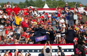 Trump, il testimone: “Ho segnalato il cecchino, polizia non si è mossa” – Video