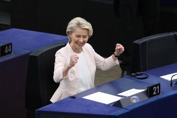 Von der Leyen rieletta grazie ai Verdi: 401 sì, Fratelli d’Italia vota contro: “Noi coerenti”