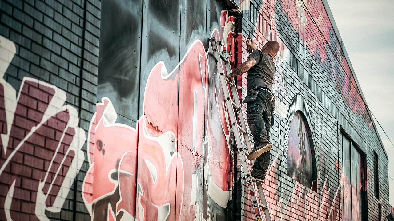 Street art a Palermo. Muralisti di 9 paesi del mondo in sinergia per rilanciare il rapporto tra identità, cinema e Sicilia