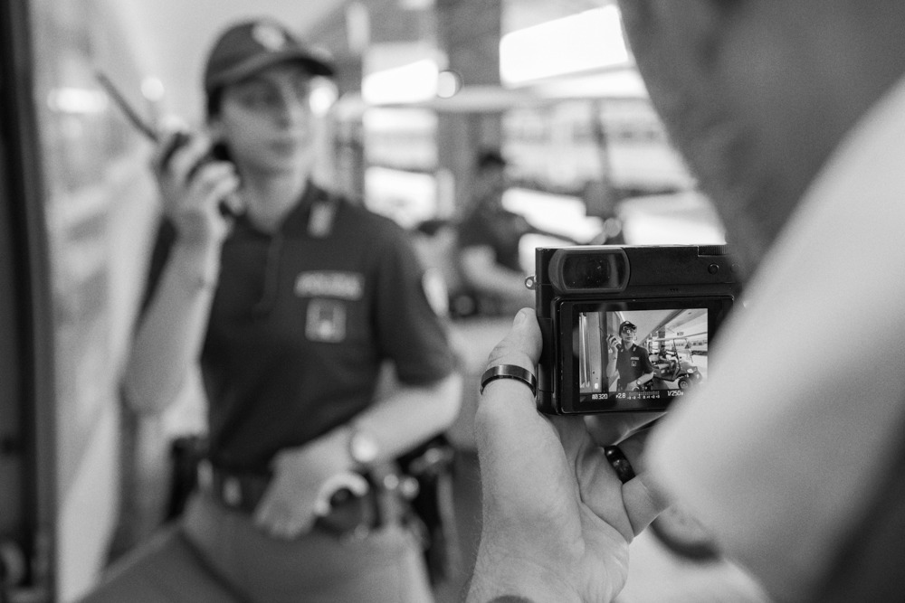 Oggi si celebra la Giornata Mondiale della Fotografia: aperte le prenotazioni del Calendario Polizia 2025