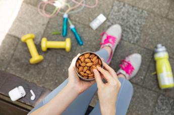 Bar o palestra? Ecco perché c’è chi snobba lo sport per uno snack