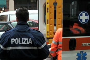 Bologna, cade da balcone al terzo piano: morta bimba