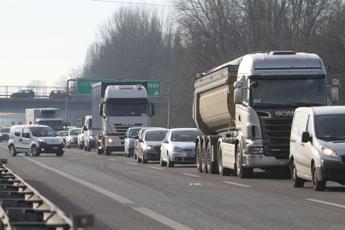 Esodo, traffico da bollino nero sulle autostrade: le previsioni per il weekend