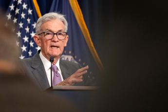 Fed pronta a taglio tassi, Powell: “Direzione di marcia è chiara”