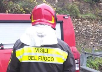 Frana nel casertano, due dispersi. Auto intrappolate nel fango