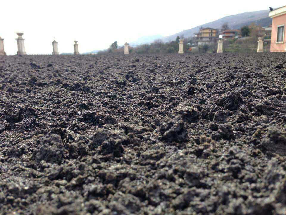 Cenere Etna, Corsaro (Anci Sicilia): «Stop “far west” pulizia città e tetti; da Stato e Regione rimborsi automatici per Comuni e cittadini»