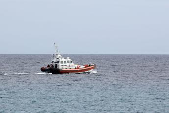 Maltempo, affonda barca a vela nel palermitano: 7 dispersi