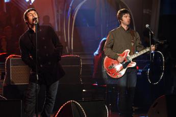 Oasis, tutti pazzi per il ritorno: “Date prima i biglietti agli over 40”