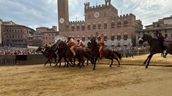 Palio di Siena, la Contrada del Leocorno vince la ‘Provaccia’