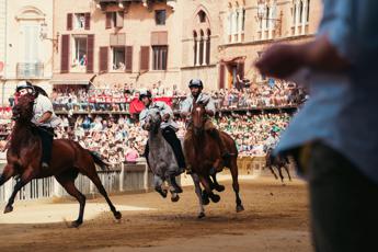 Palio di Siena oggi 16 agosto, orario e come vederlo in tv