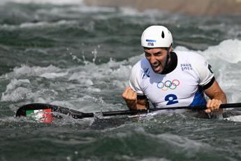 Parigi 2024, De Gennaro oro nella canoa slalom