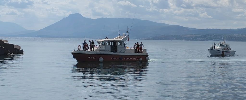 Superyacht affondato nel Palermitano, anche robot in mare per le ricerche dei dispersi VIDEO