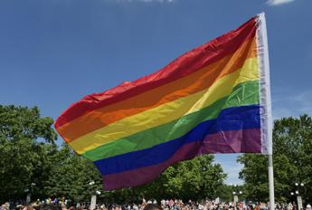 Viterbo, la denuncia di Arcigay: “Due ragazze trans aggredite dal branco”