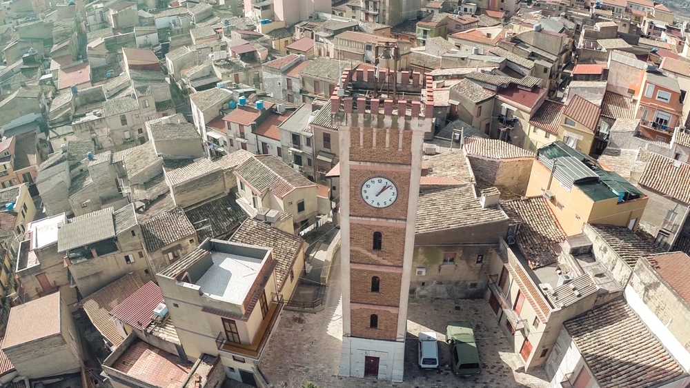 San Cataldo. Alla Torre Civica proiezione del film “Il Silenzio del Sudore” con dibattito su tema caporalato