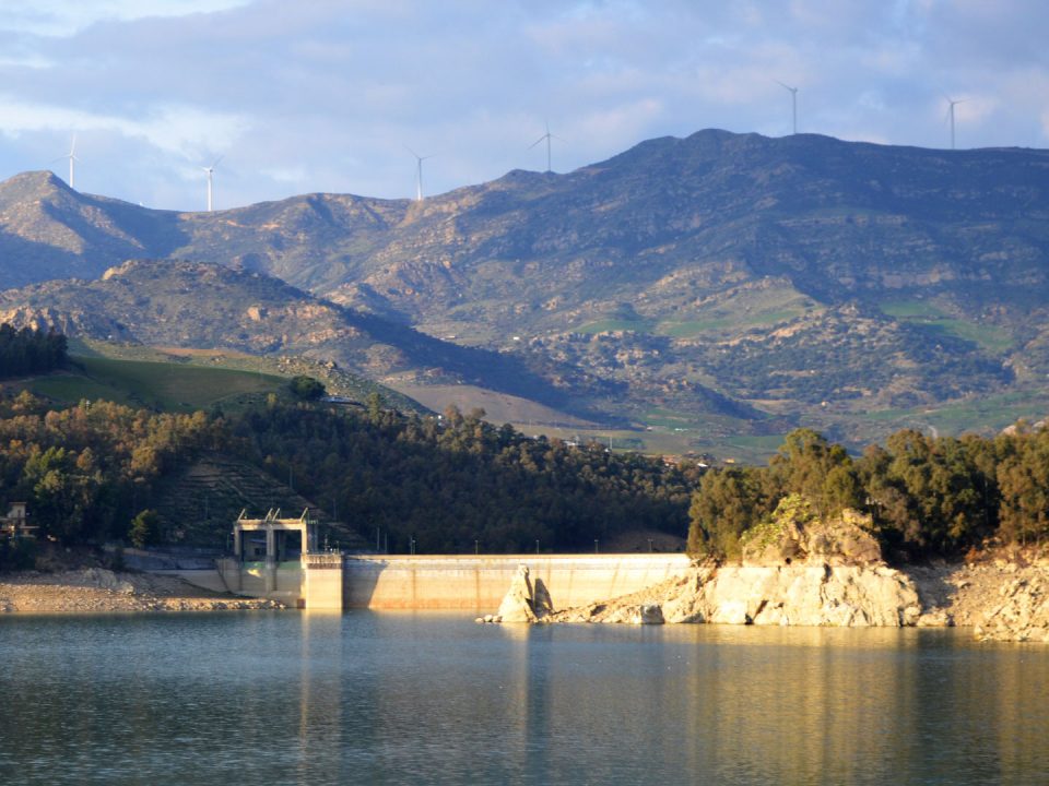 Siccità, dalla Regione ok all’uso dell’acqua della diga Pozzillo per agrumeti e zootecnia