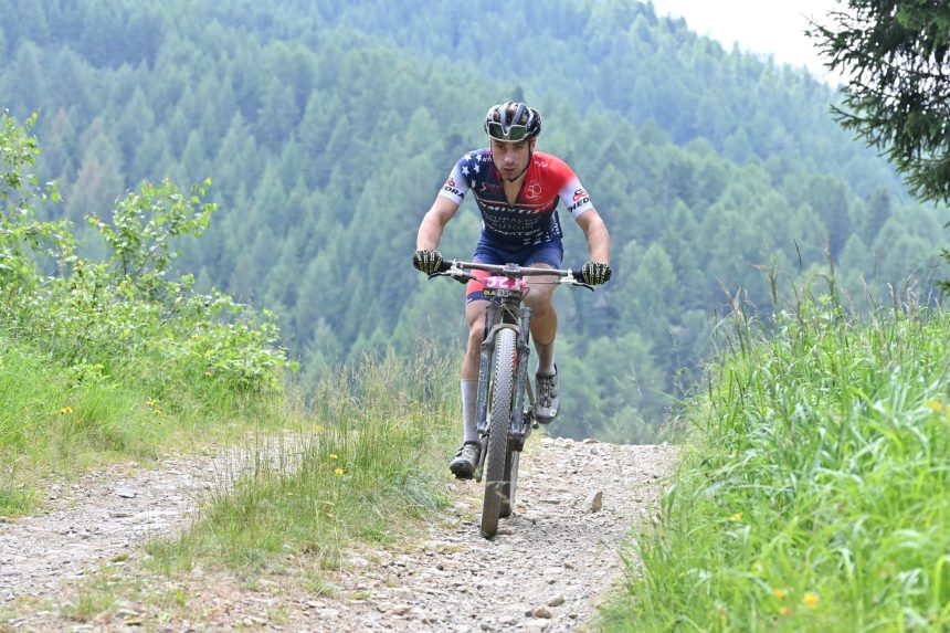 Il Giro d’Italia di Simone Ventura: 1500 km da Padova a Caltanissetta per donare un sorrisi ai bambini e agli anziani ricoverati