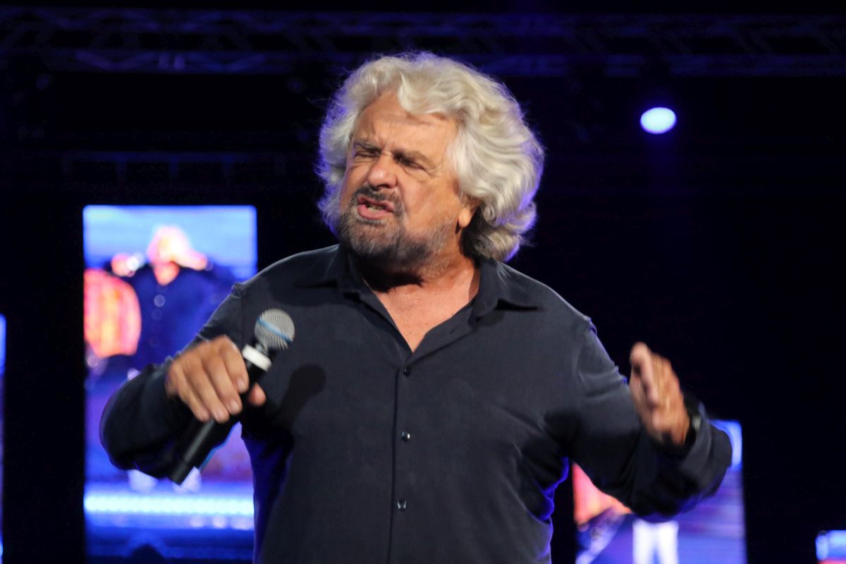 Grillo “Eserciterò i diritti che lo statuto del M5S mi riconosce”