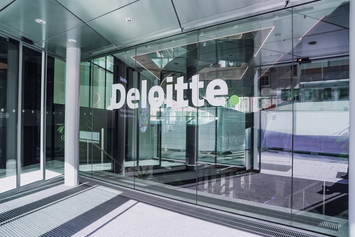 W7 e Deloitte, l’IA può favorire la parità di genere in azienda