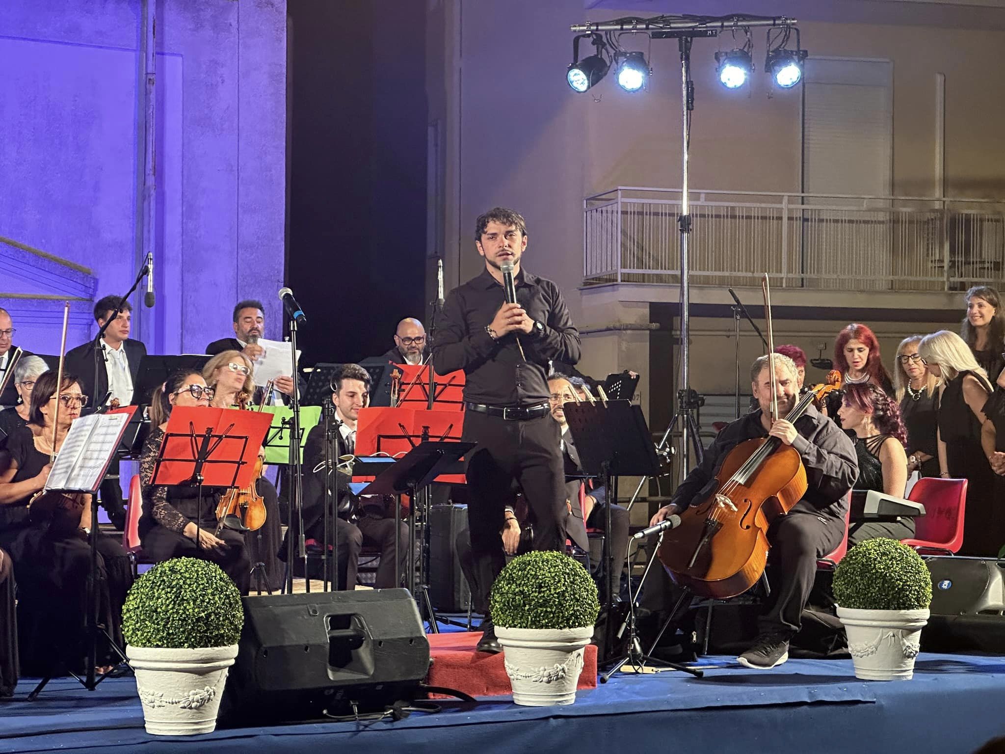 San Cataldo. Gran successo per l’Orchestra Giovanile Sicula del maestro Raimondo Capizzi al Concerto di fine estate