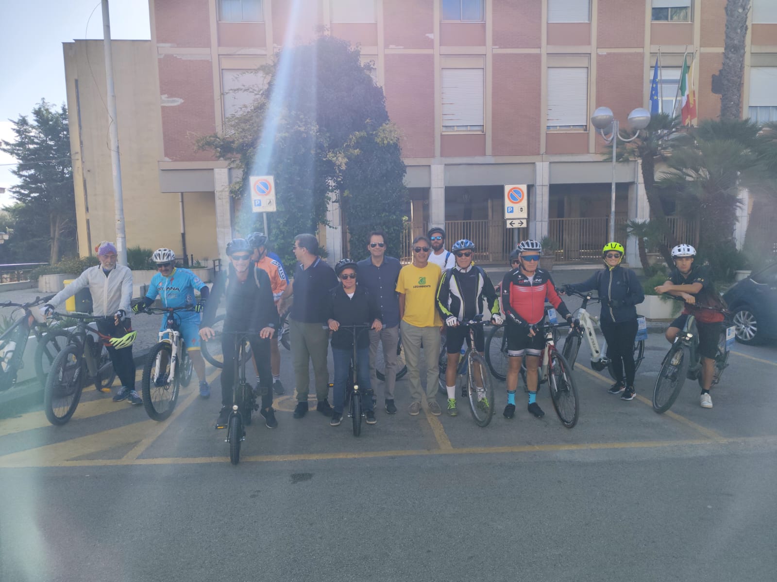 San Cataldo. Gran successo per la passeggiata in bicicletta di Pro Loco e Legambiente