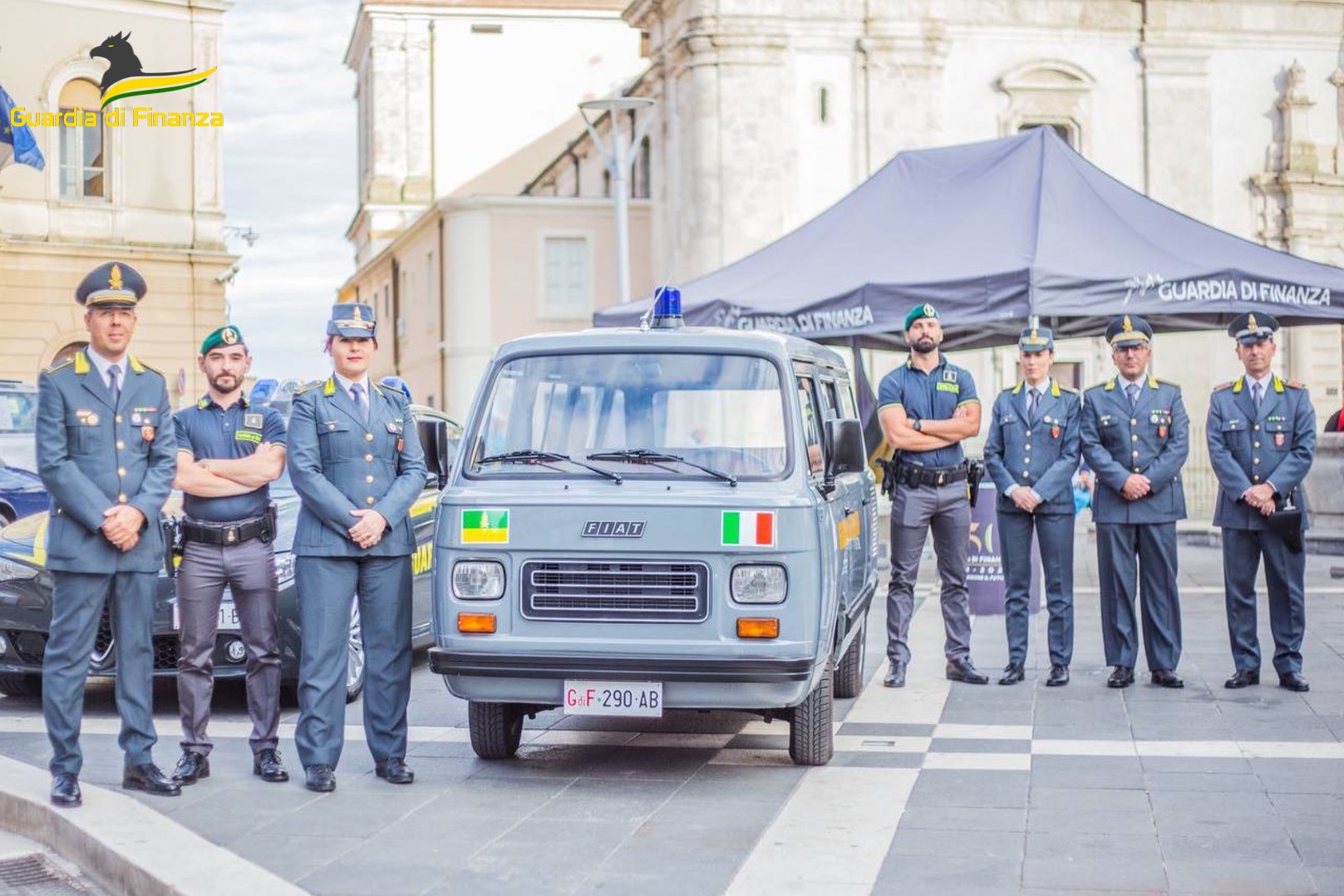 Caltanissetta. 69^ Coppa Nissena, la Guardia di Finanza ha partecipato con un’esposizione di autovetture d’epoca