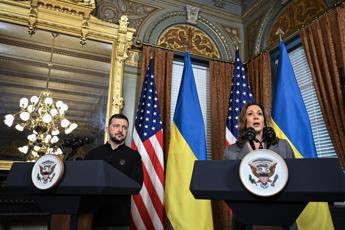 Harris a Zelensky: “Sostegno Usa a Ucraina per battere Russia”