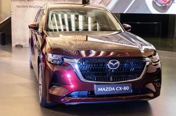 Mazda presenta la nuova CX-80